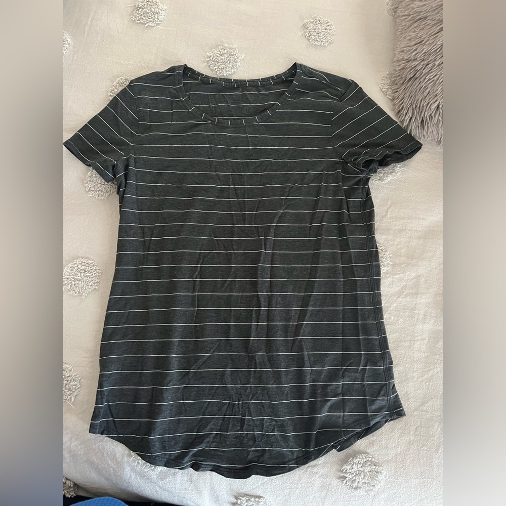 Lululemon workout top